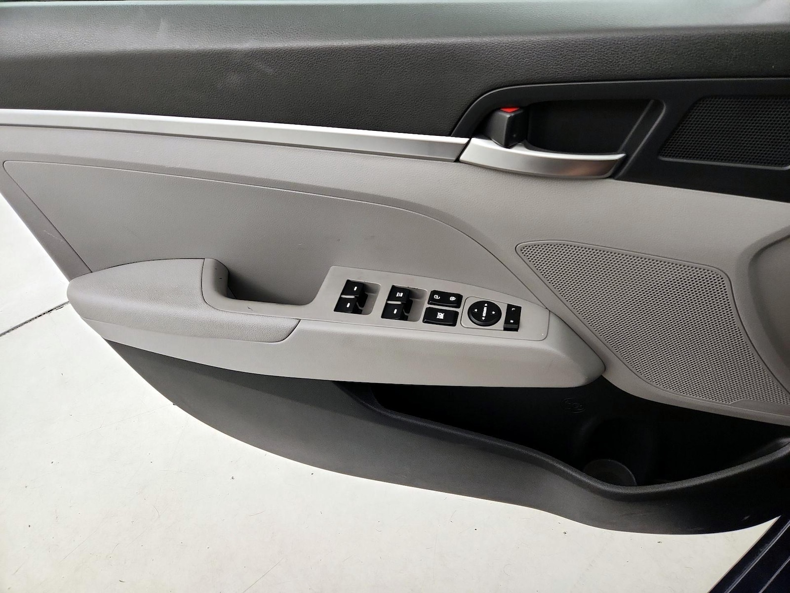 2020 Hyundai Elantra SE - Photo 13