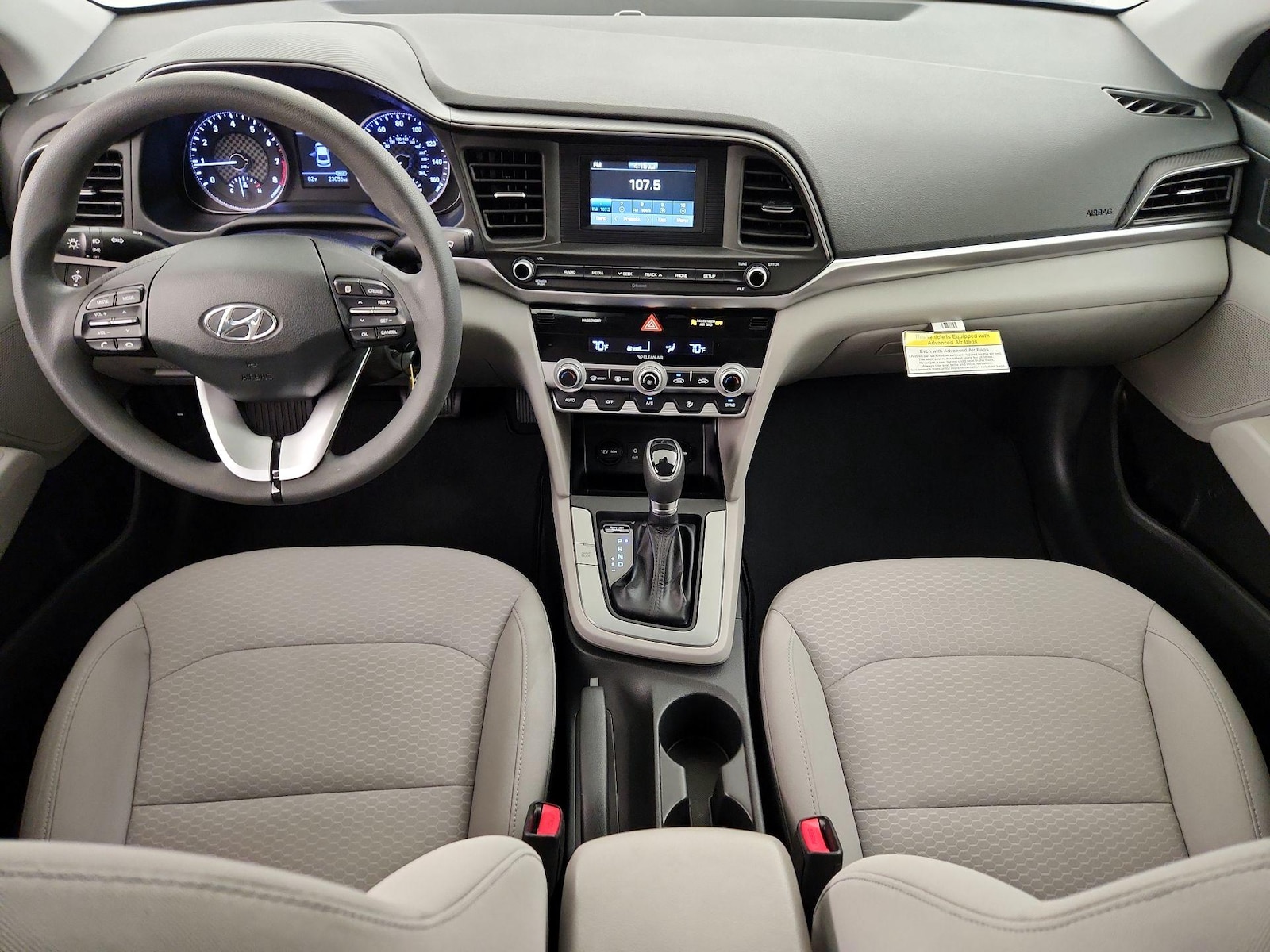 2020 Hyundai Elantra SE - Photo 10