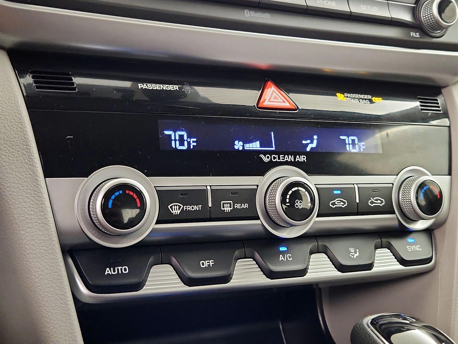 2020 Hyundai Elantra SE - Photo 17