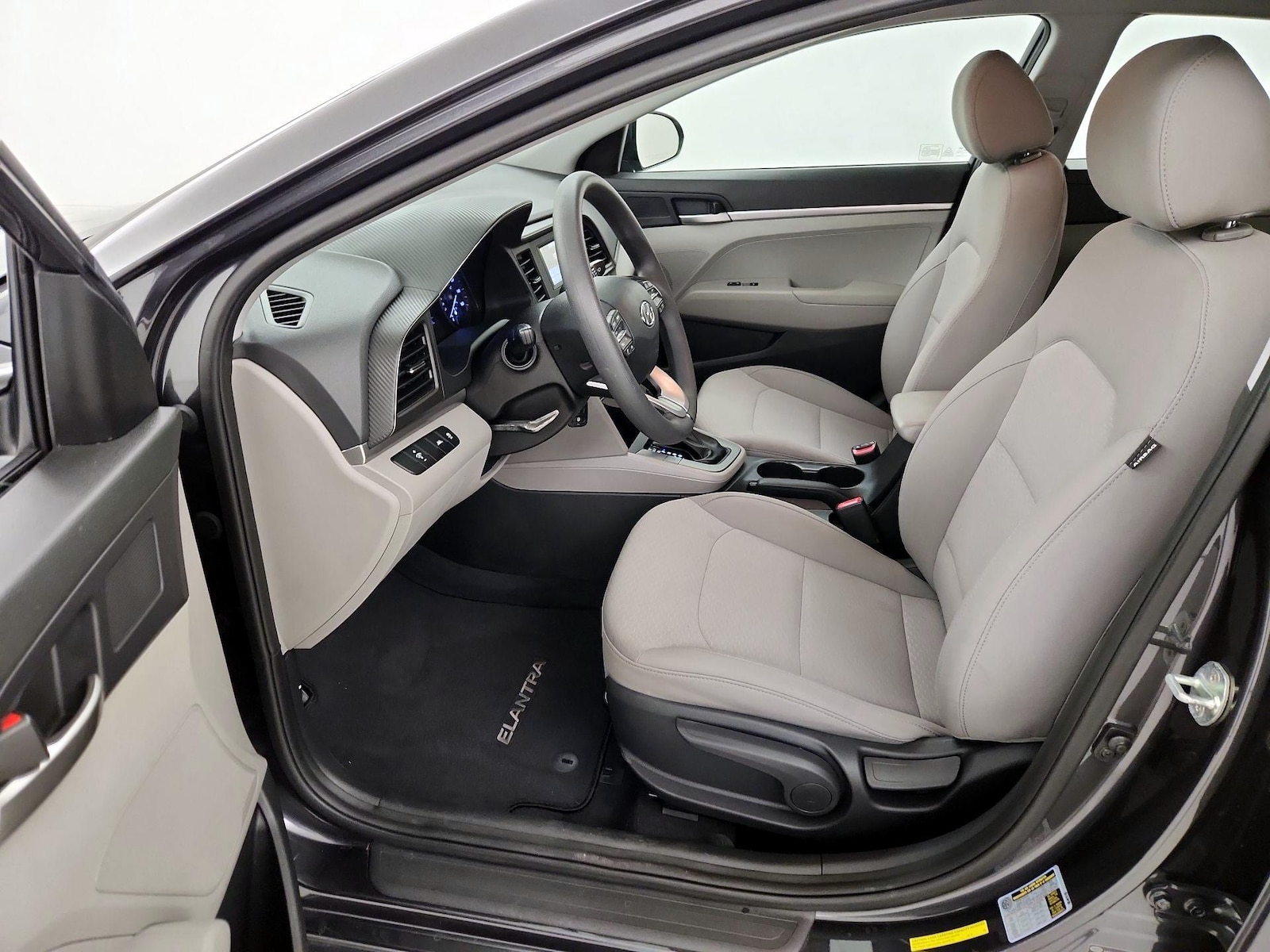 2020 Hyundai Elantra SE - Photo 12