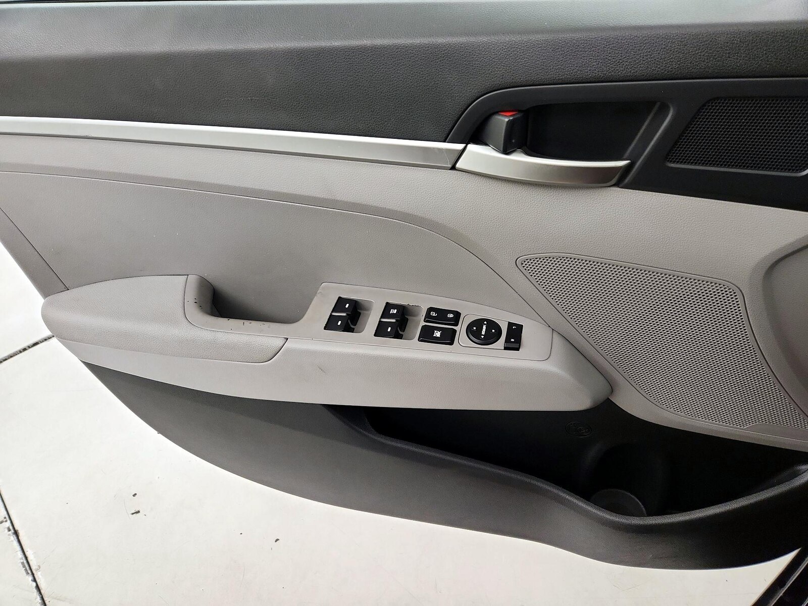 2020 Hyundai Elantra SE - Photo 13