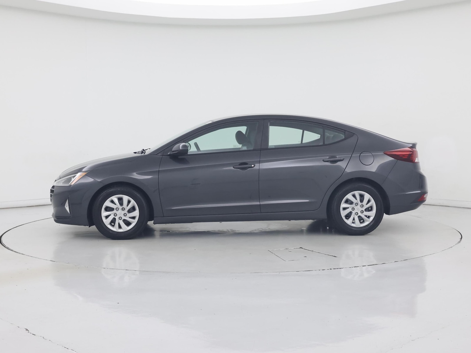 2020 Hyundai Elantra SE - Photo 4
