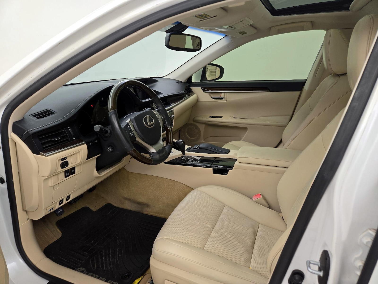 2014 Lexus ES 350 - Photo 12