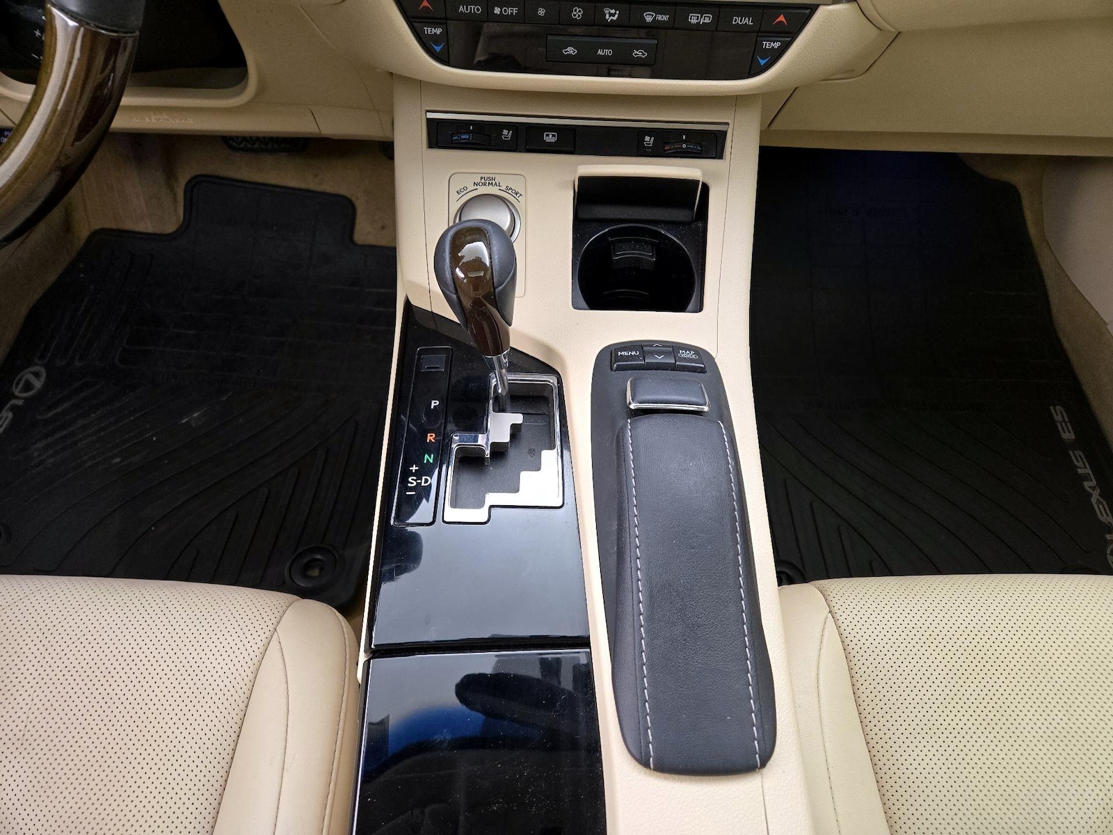 2014 Lexus ES 350 - Photo 19