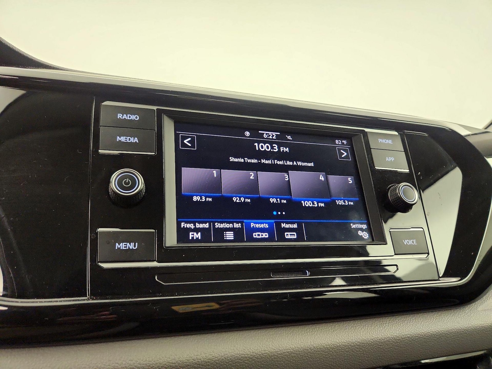 2024 Volkswagen Taos S - Photo 16