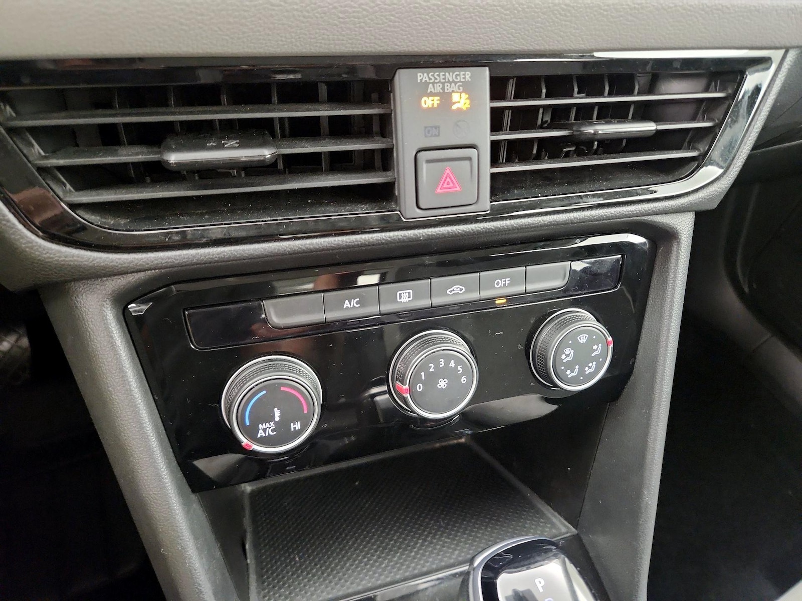 2024 Volkswagen Taos S - Photo 17
