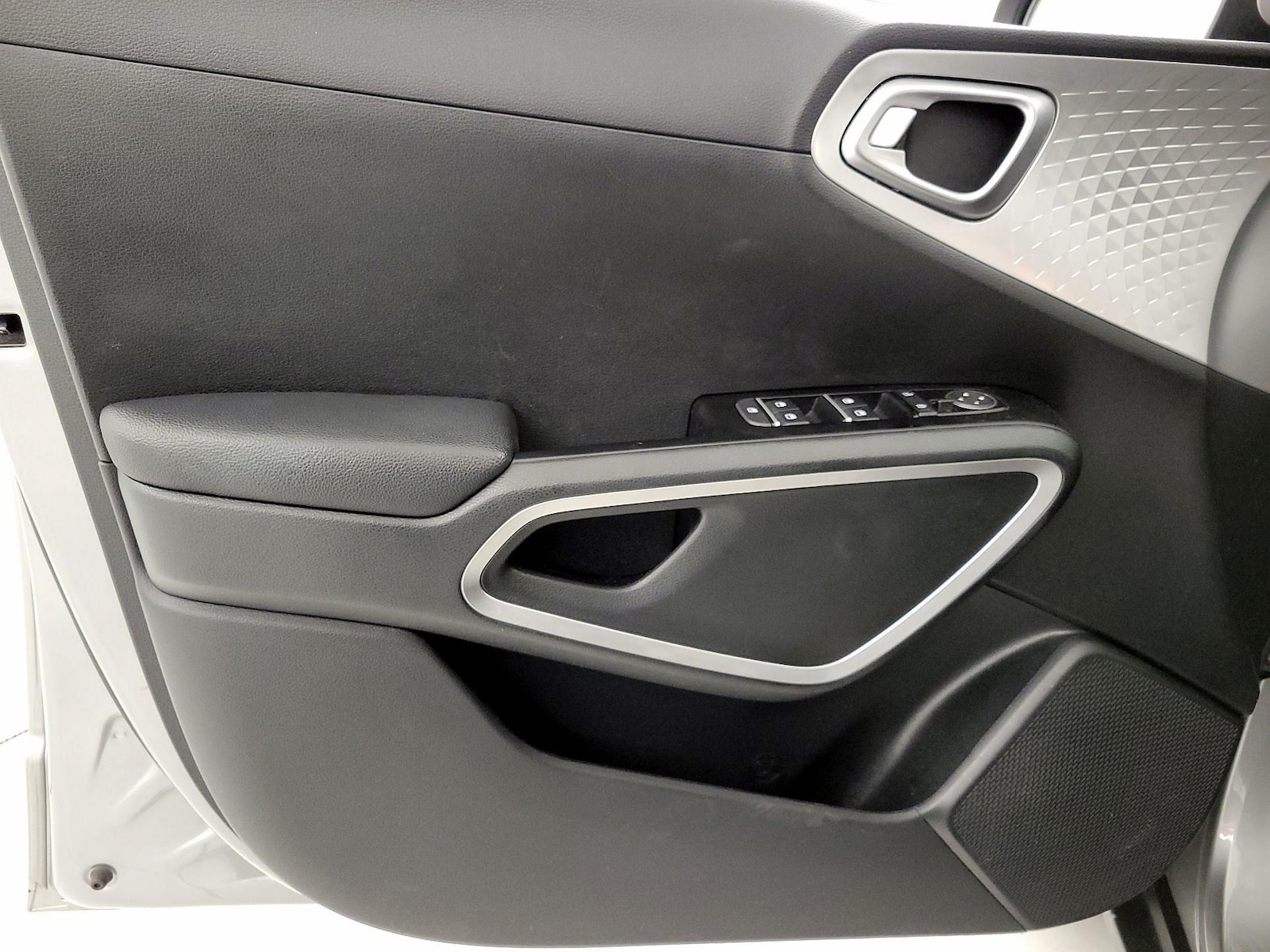 2025 Kia Soul LX - Photo 13