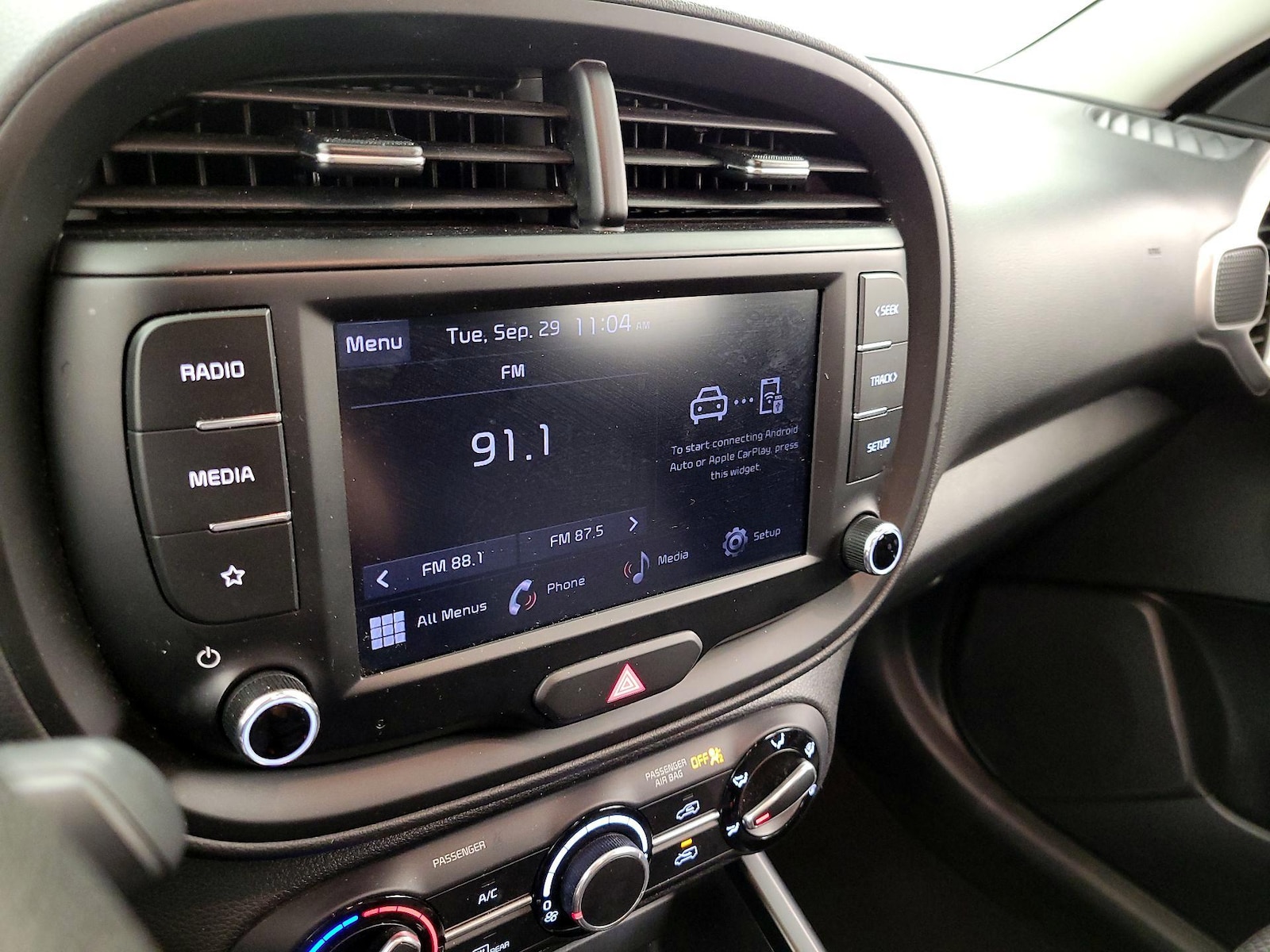 2025 Kia Soul LX - Photo 16