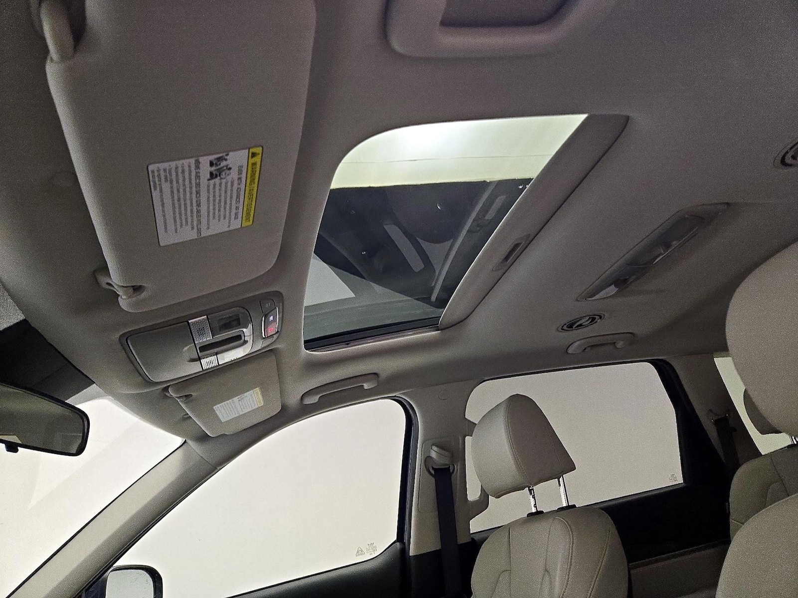 Sunroof(s) & Overhead Airbags