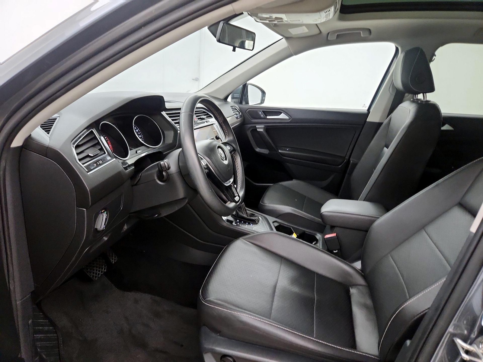 2021 Volkswagen Tiguan SE - Photo 12