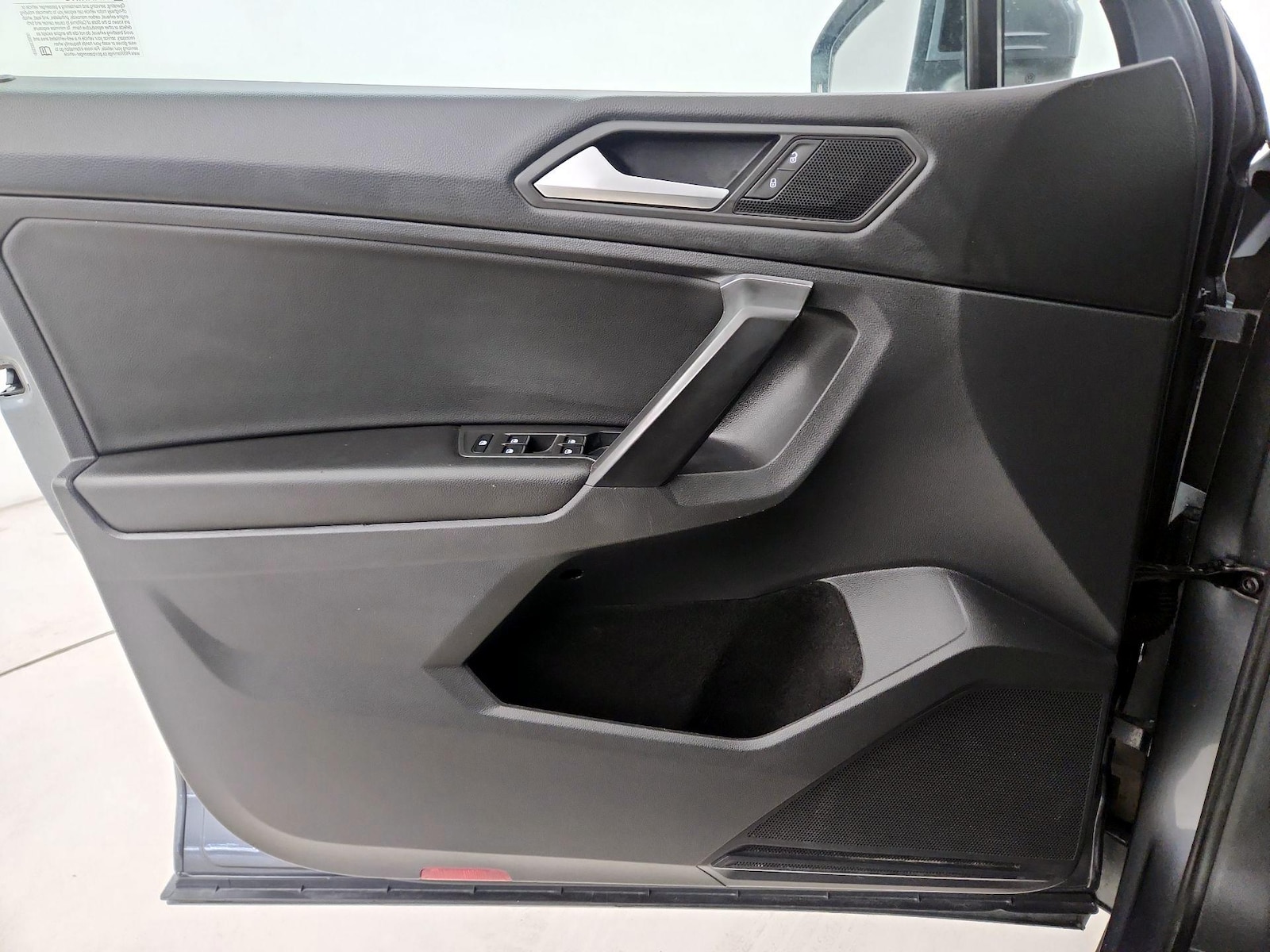 2021 Volkswagen Tiguan SE - Photo 13