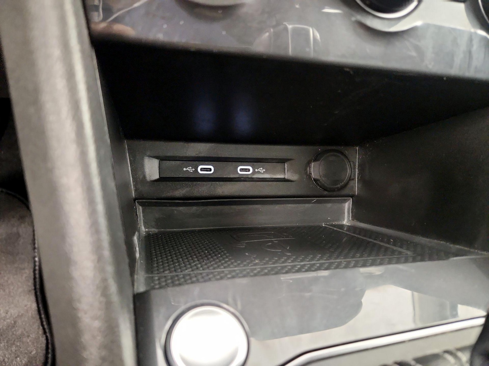 2021 Volkswagen Tiguan SE - Photo 18