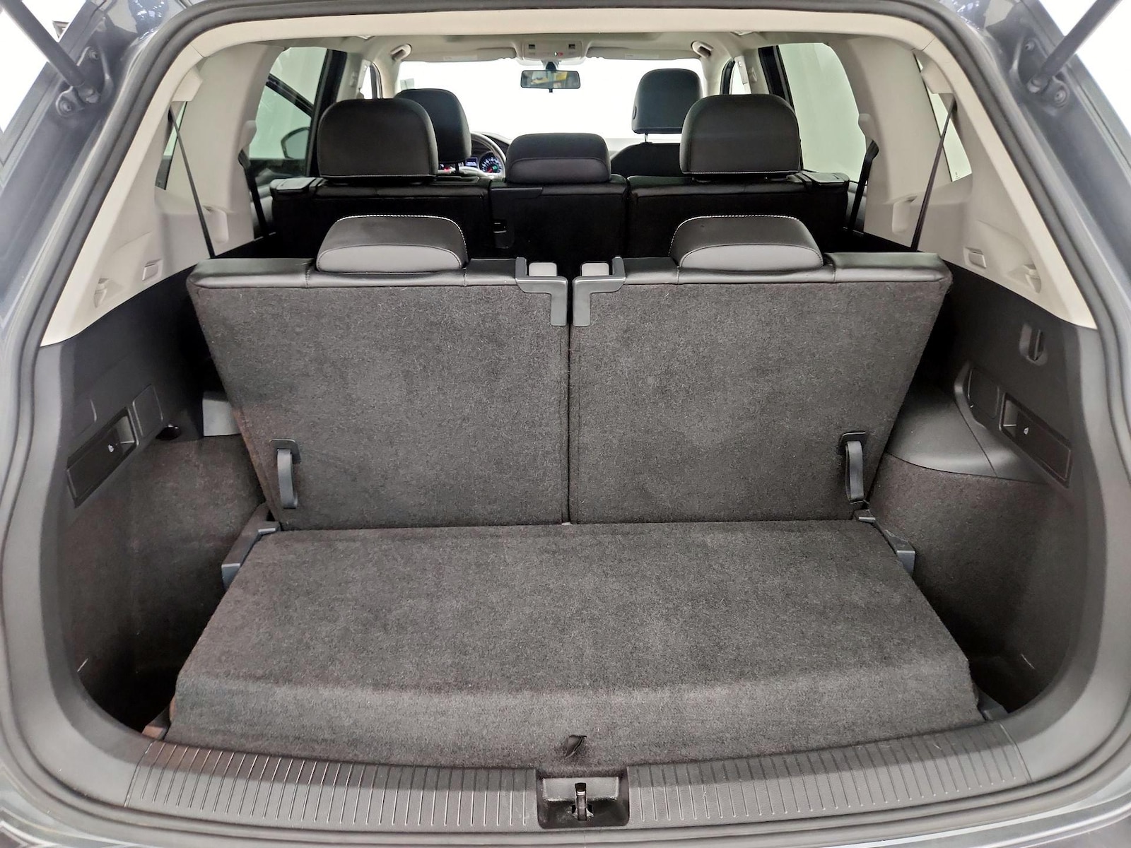 2021 Volkswagen Tiguan SE - Photo 21