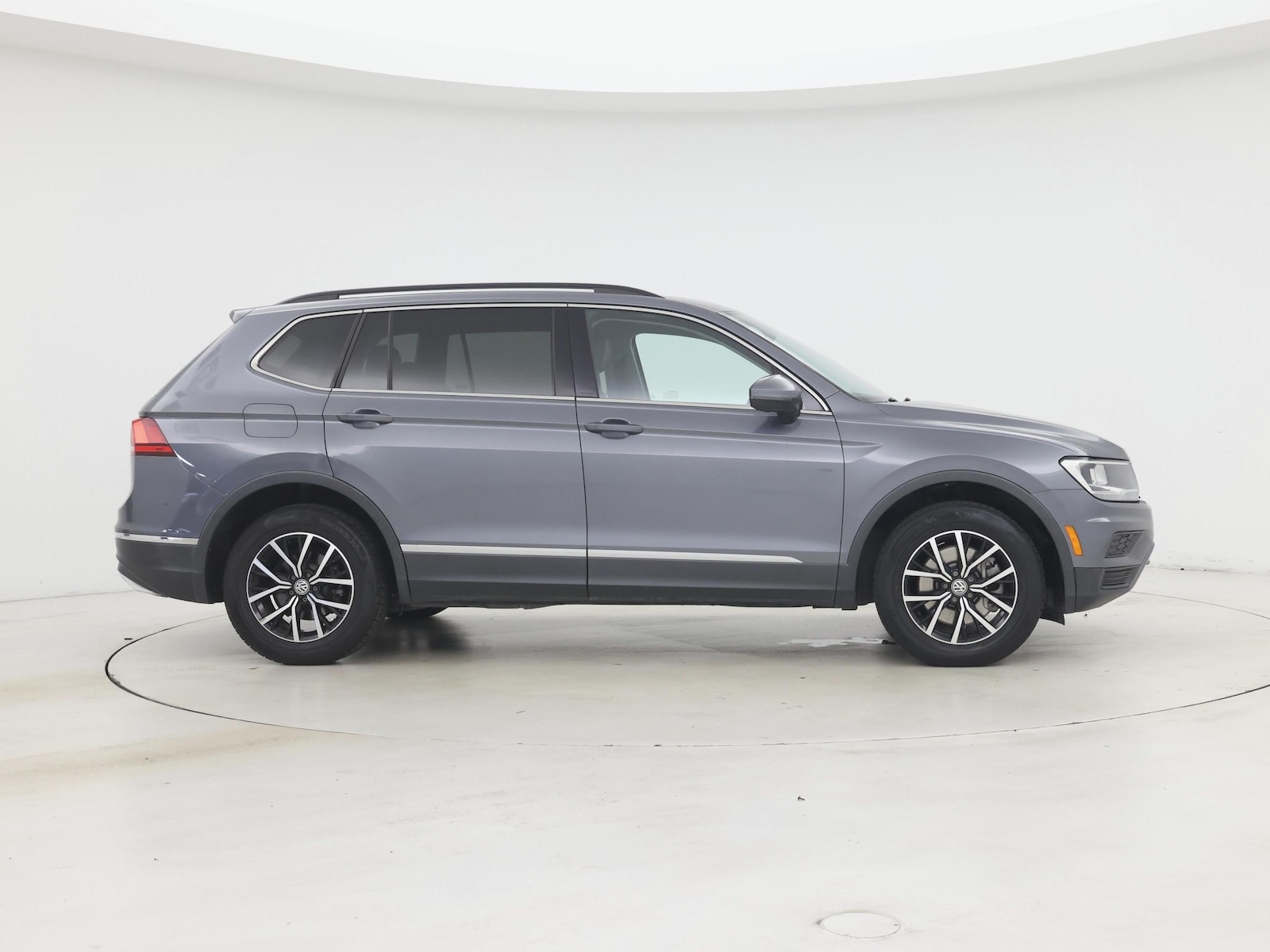 2021 Volkswagen Tiguan SE - Photo 8