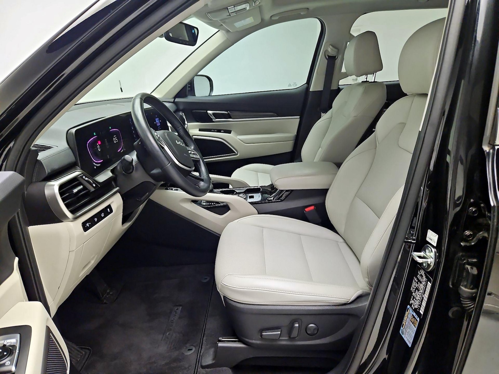 2025 Kia Telluride S - Photo 12