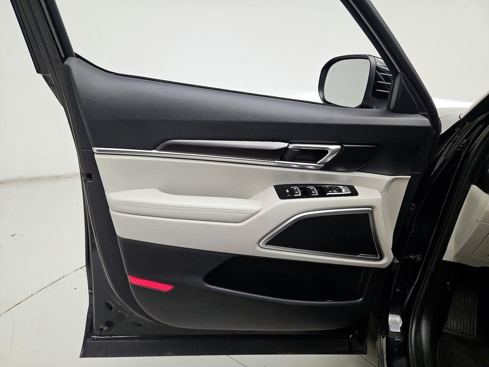 2025 Kia Telluride S - Photo 13