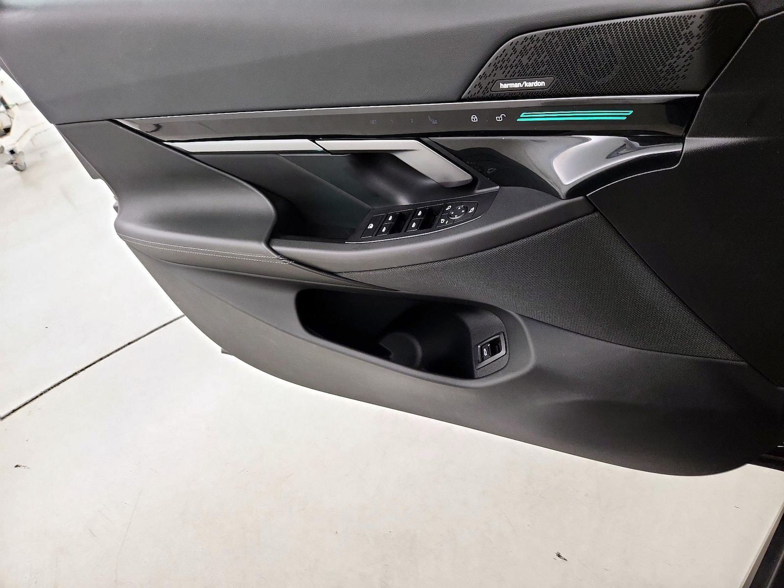 2025 BMW 5 Series 530i - Photo 13