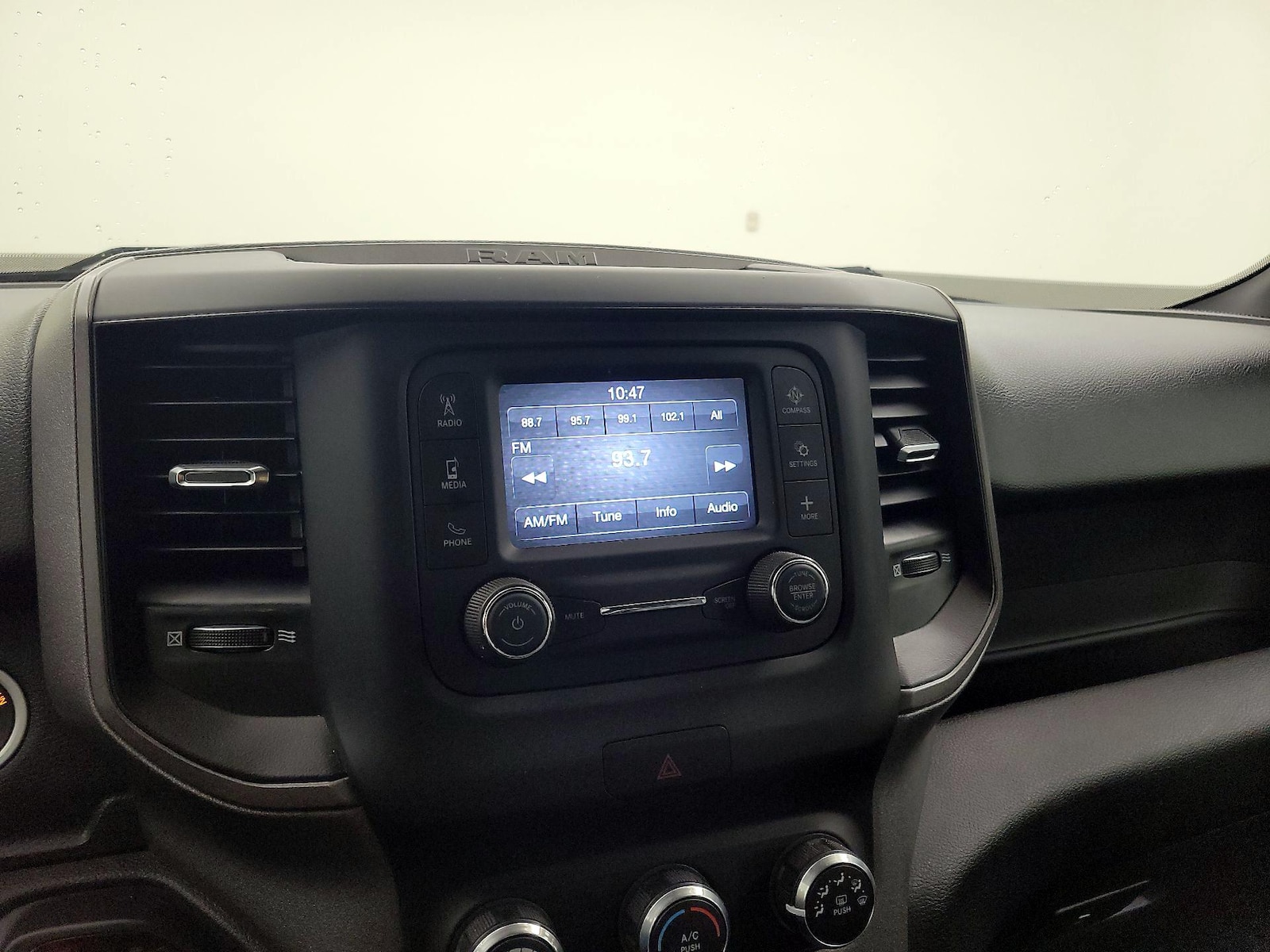 2023 RAM Ram 1500 Pickup Tradesman - Photo 16