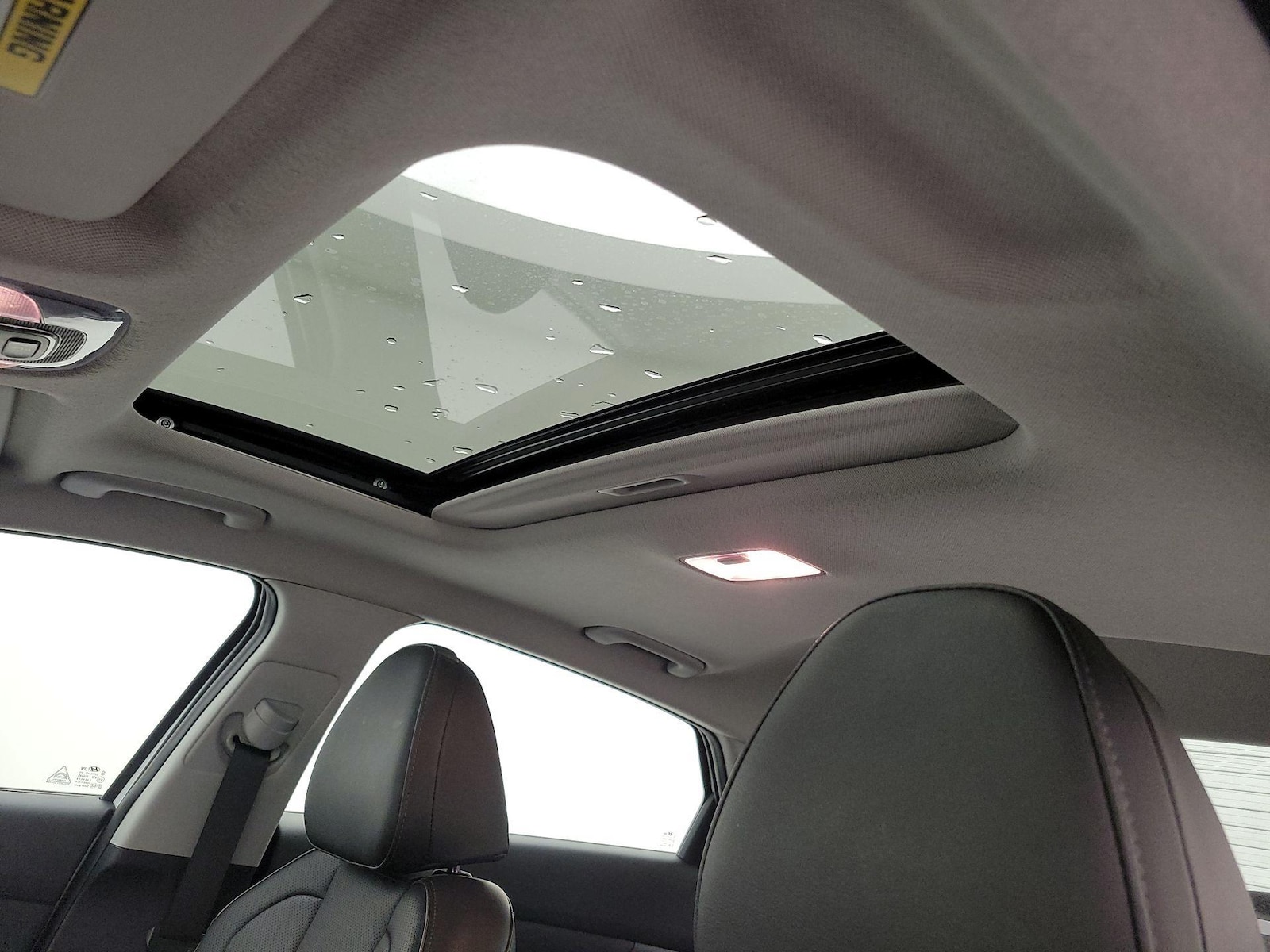 Sunroof(s) & Overhead Airbags