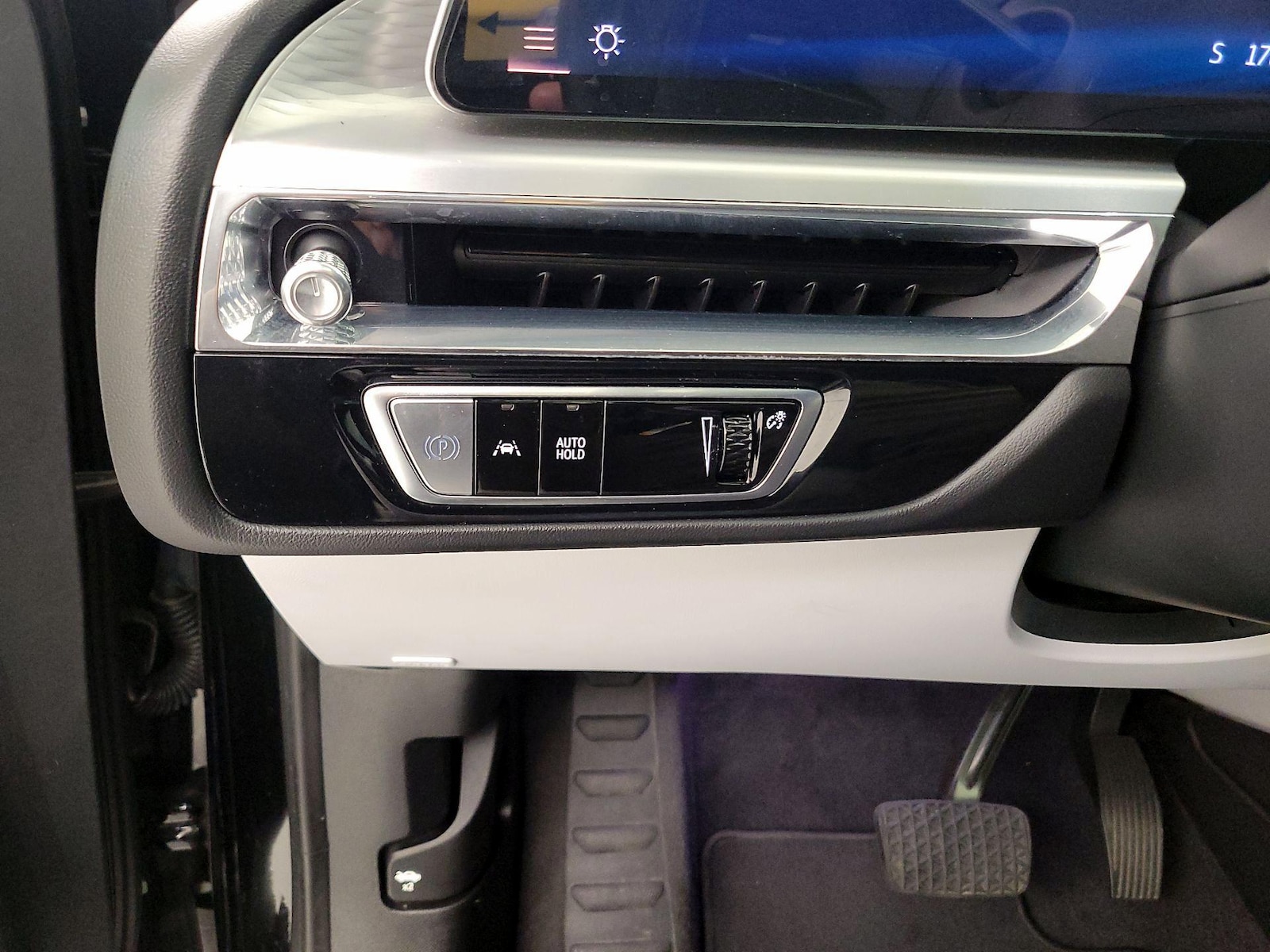 2024 Cadillac LYRIQ Sport 1 - Photo 14