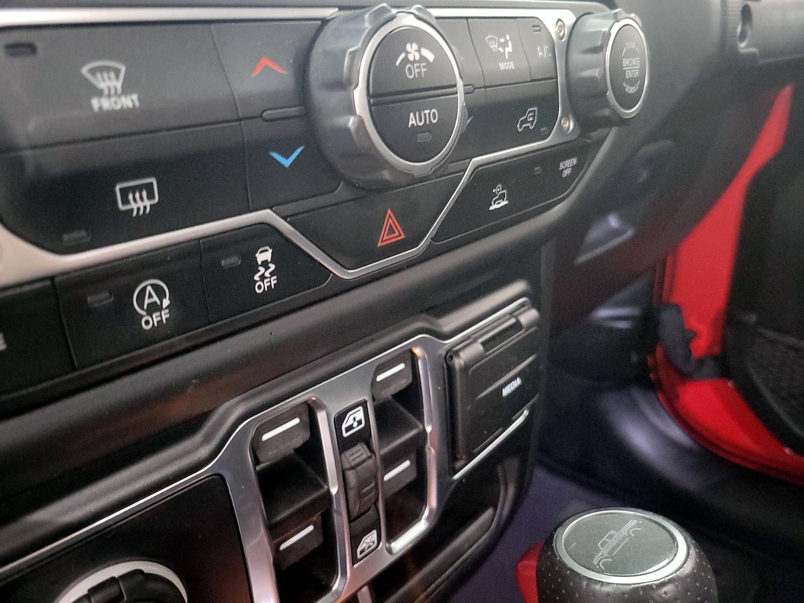 2023 Jeep Gladiator Mojave - Photo 9