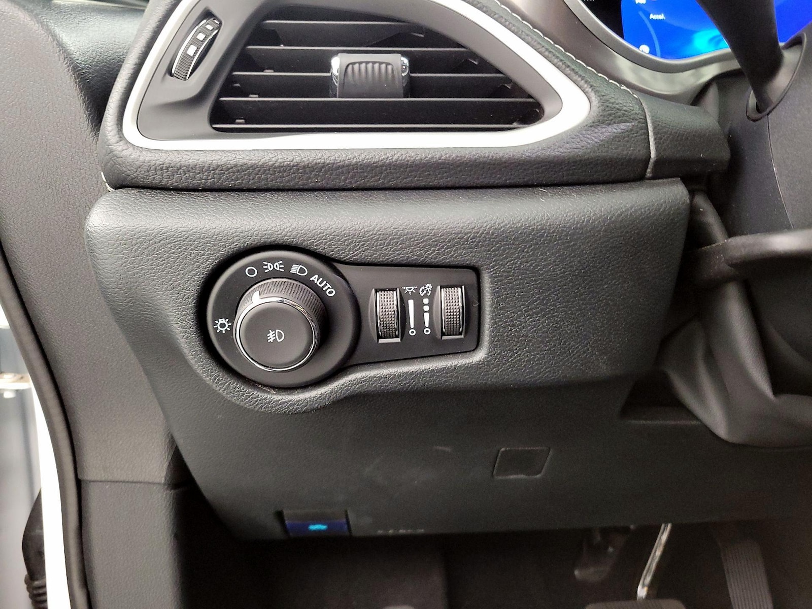 2025 Chrysler Pacifica PHEV Select - Photo 14