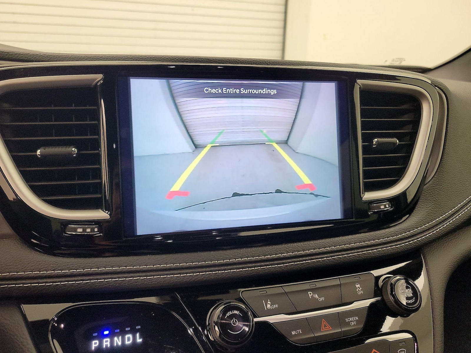 2025 Chrysler Pacifica PHEV Select - Photo 15