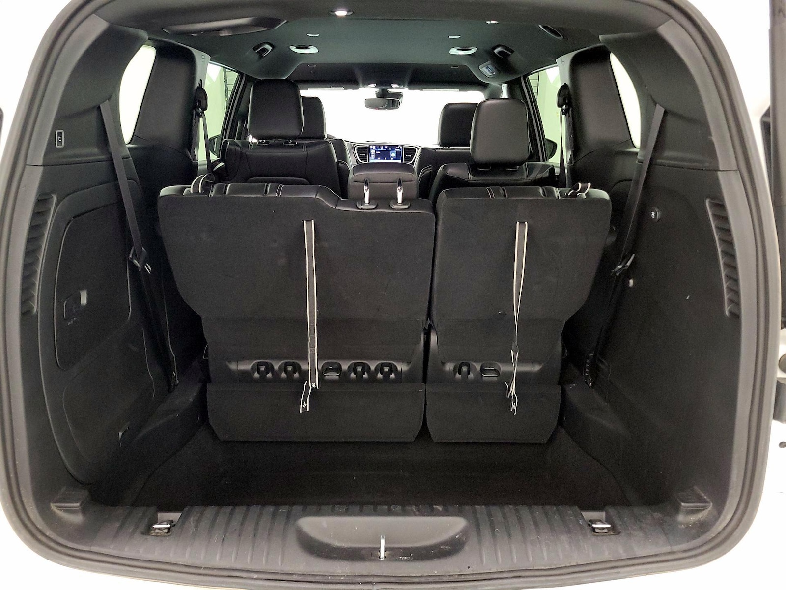 2025 Chrysler Pacifica PHEV Select - Photo 22