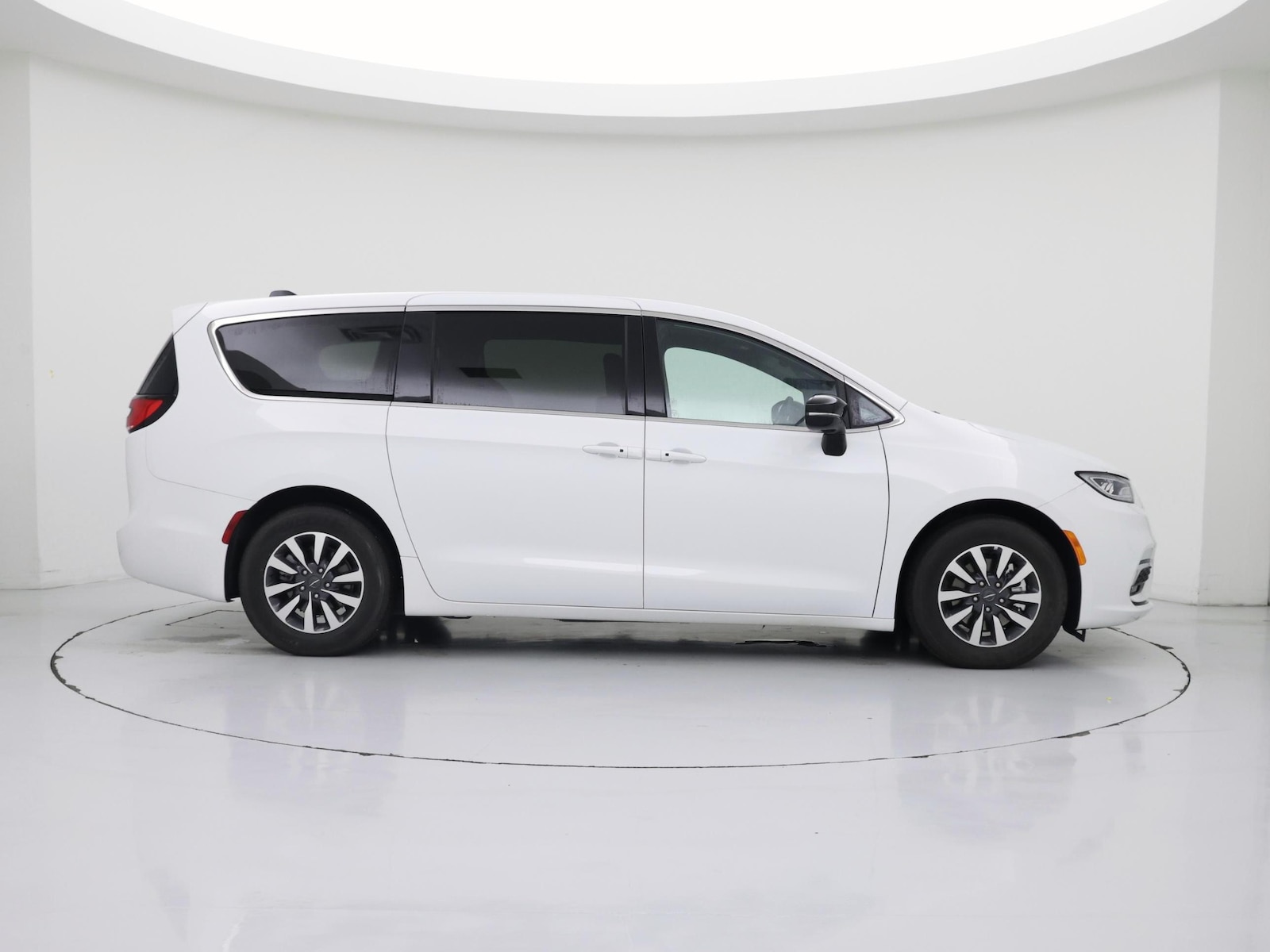 2025 Chrysler Pacifica PHEV Select - Photo 8