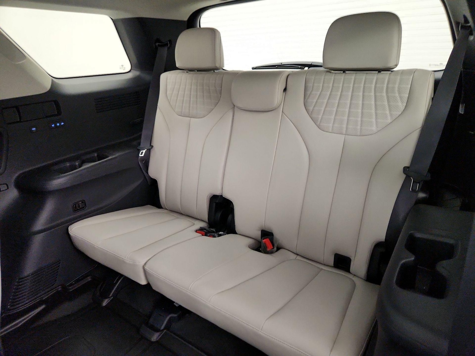 2025 Hyundai Palisade Limited - Photo 23