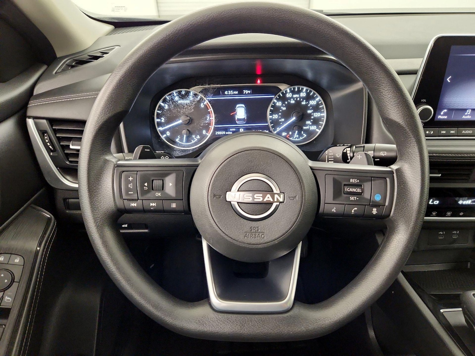 2024 Nissan Rogue SV - Photo 11
