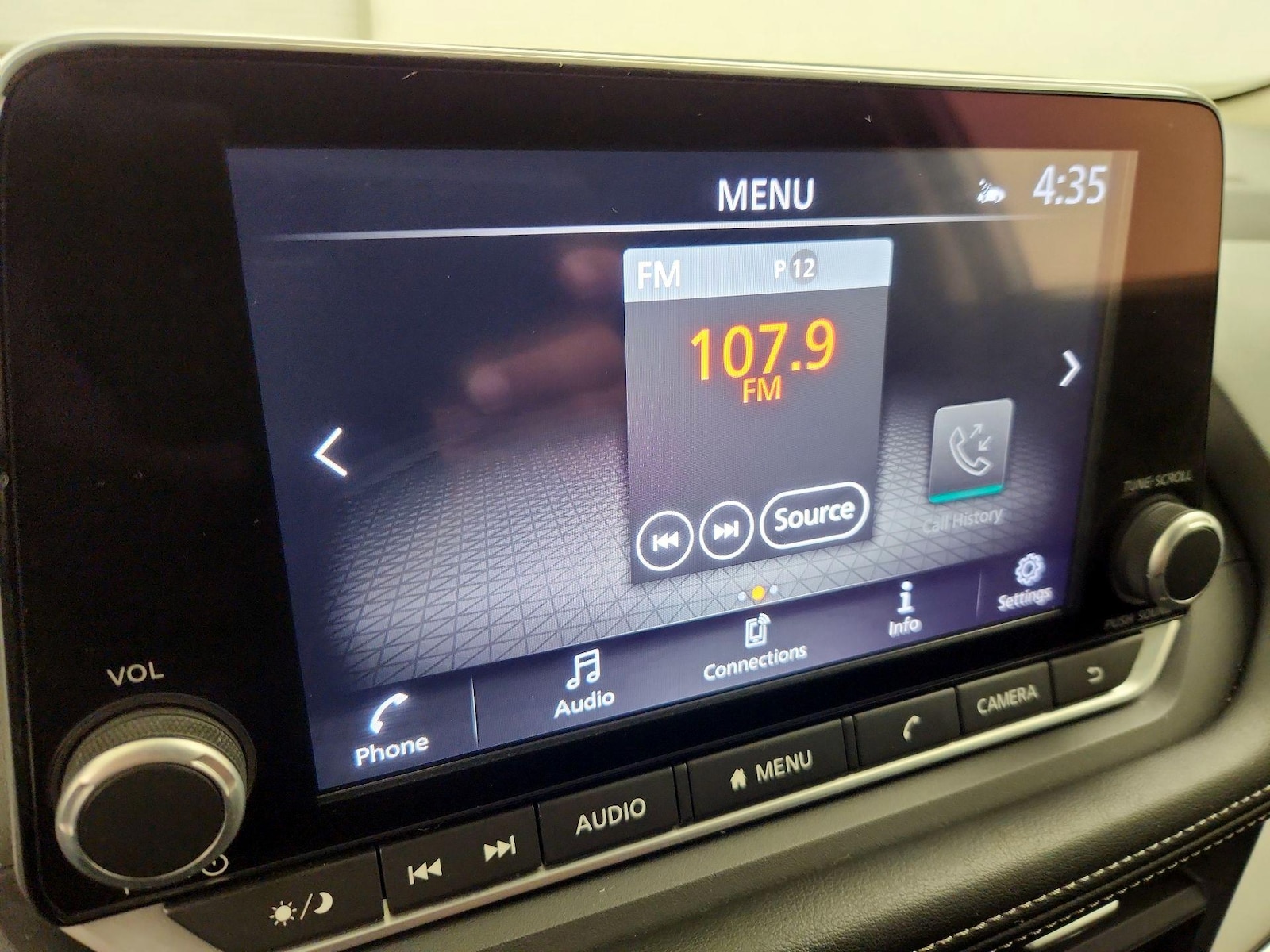 2024 Nissan Rogue SV - Photo 16