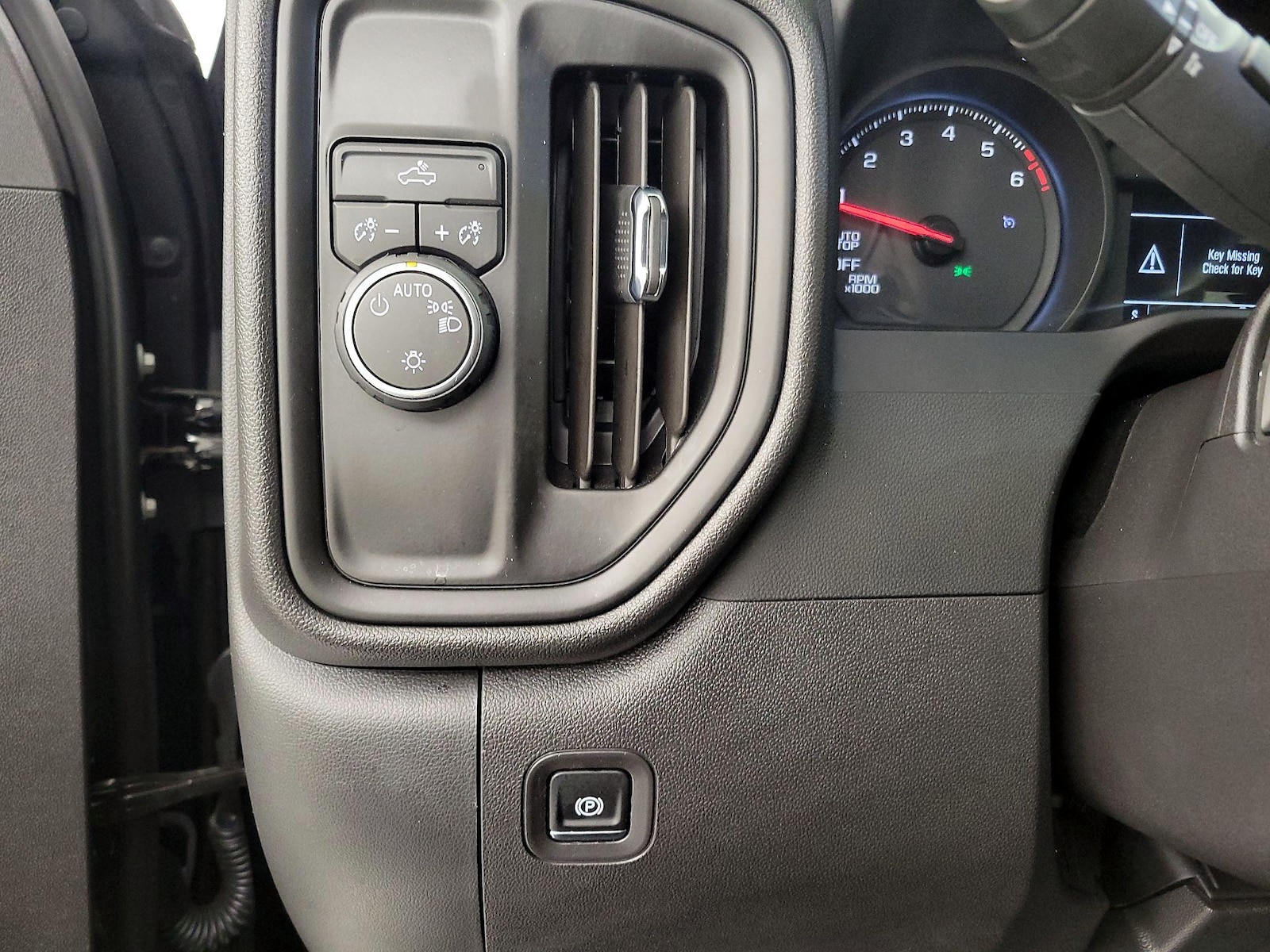 2026 Chevrolet Silverado 1500 Custom - Photo 14