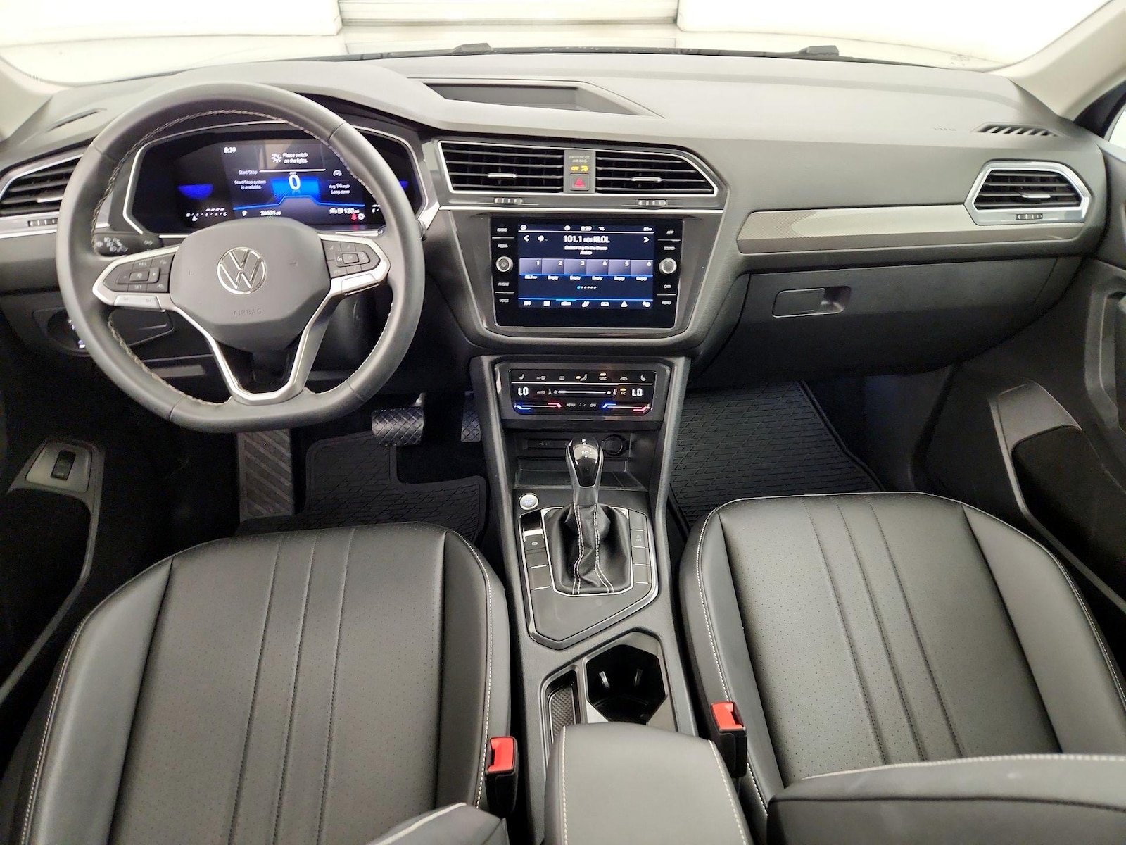2023 Volkswagen Tiguan SE - Photo 10