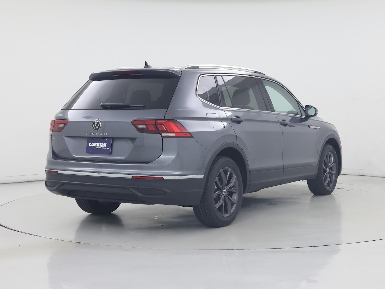 2023 Volkswagen Tiguan SE - Photo 9