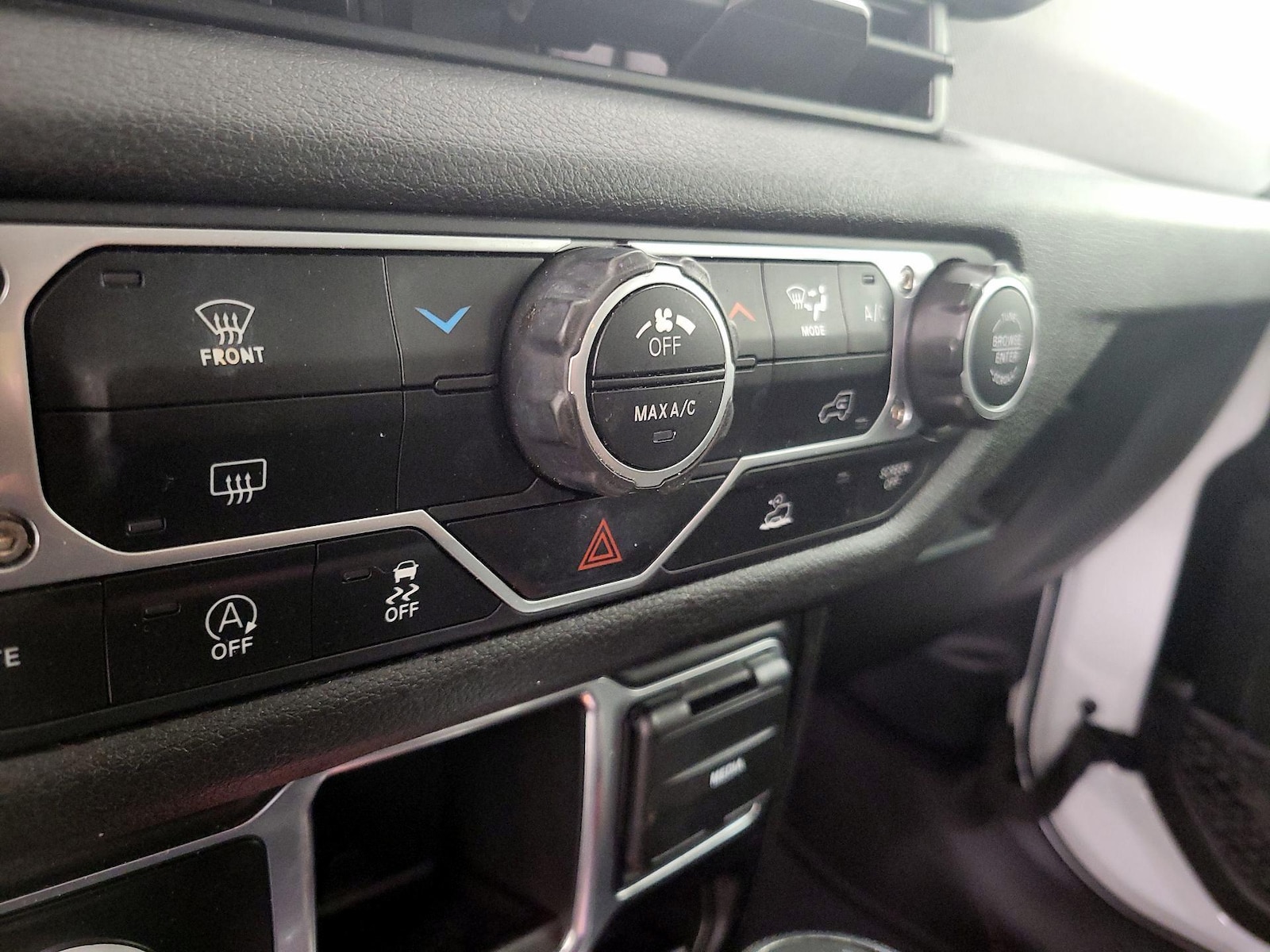 2024 Jeep Wrangler 4-Door Sport - Photo 17