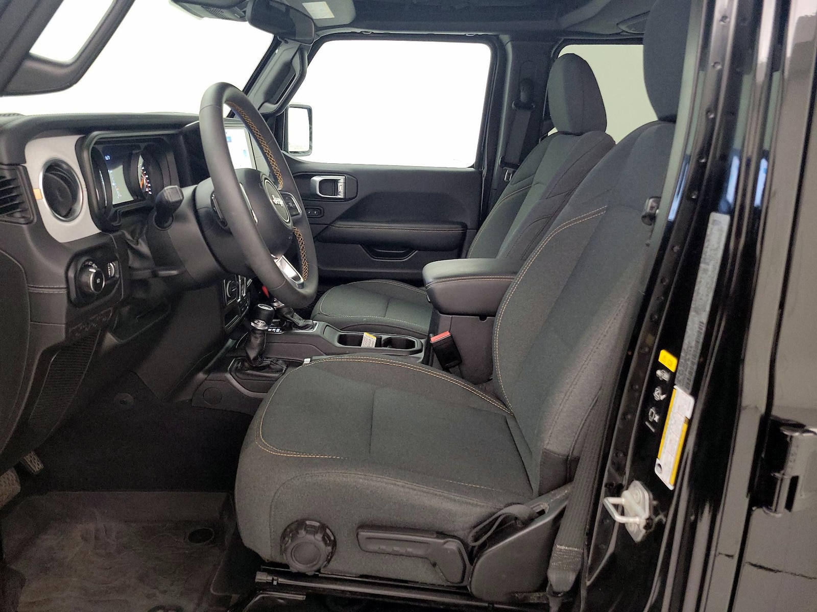 2025 Jeep Wrangler 4-Door Sahara - Photo 12