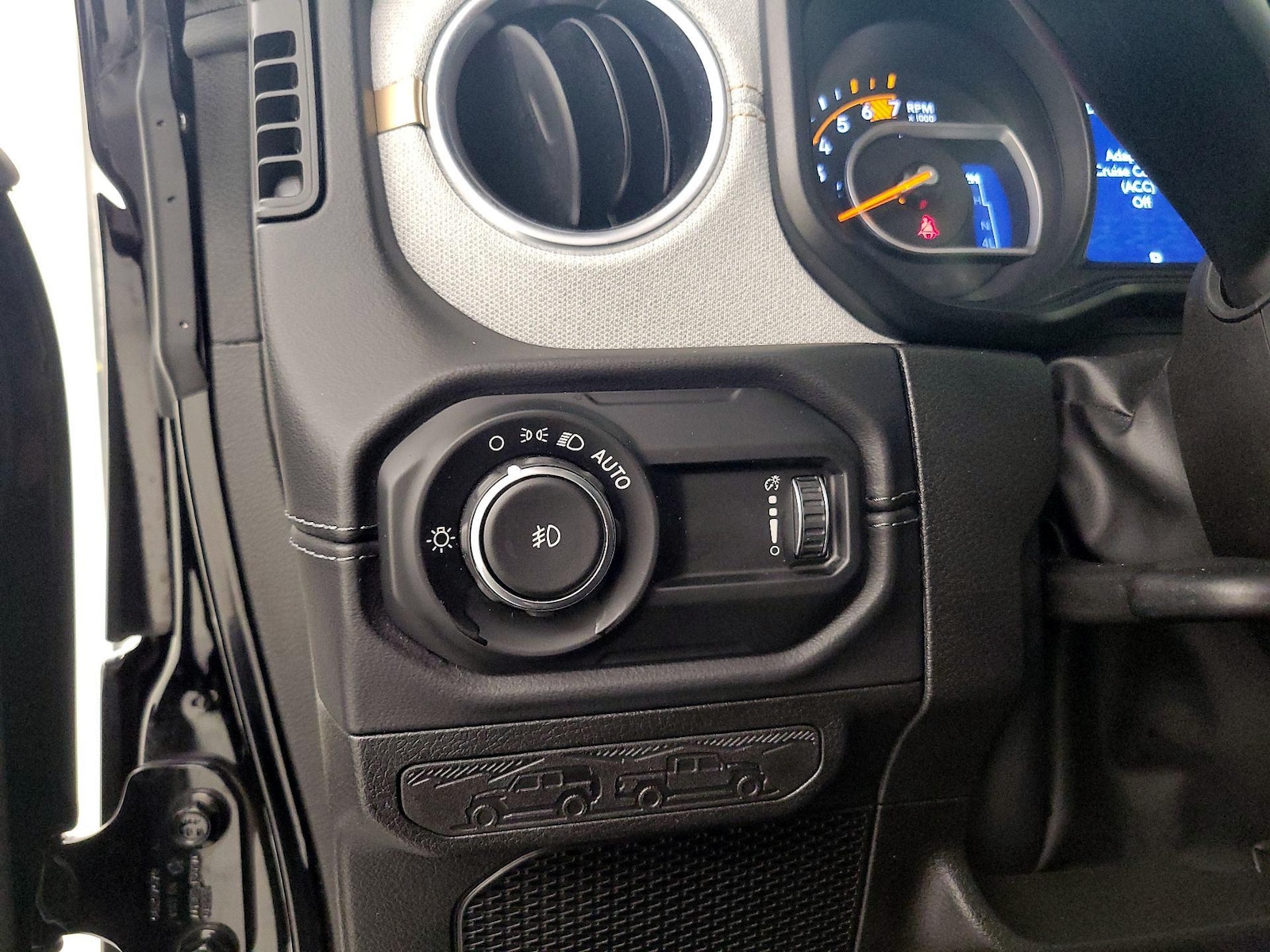 2025 Jeep Wrangler 4-Door Sahara - Photo 14
