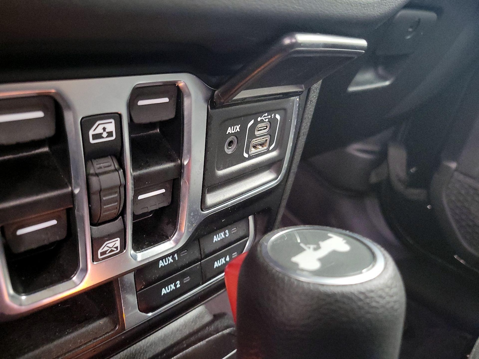 2025 Jeep Wrangler 4-Door Sahara - Photo 19