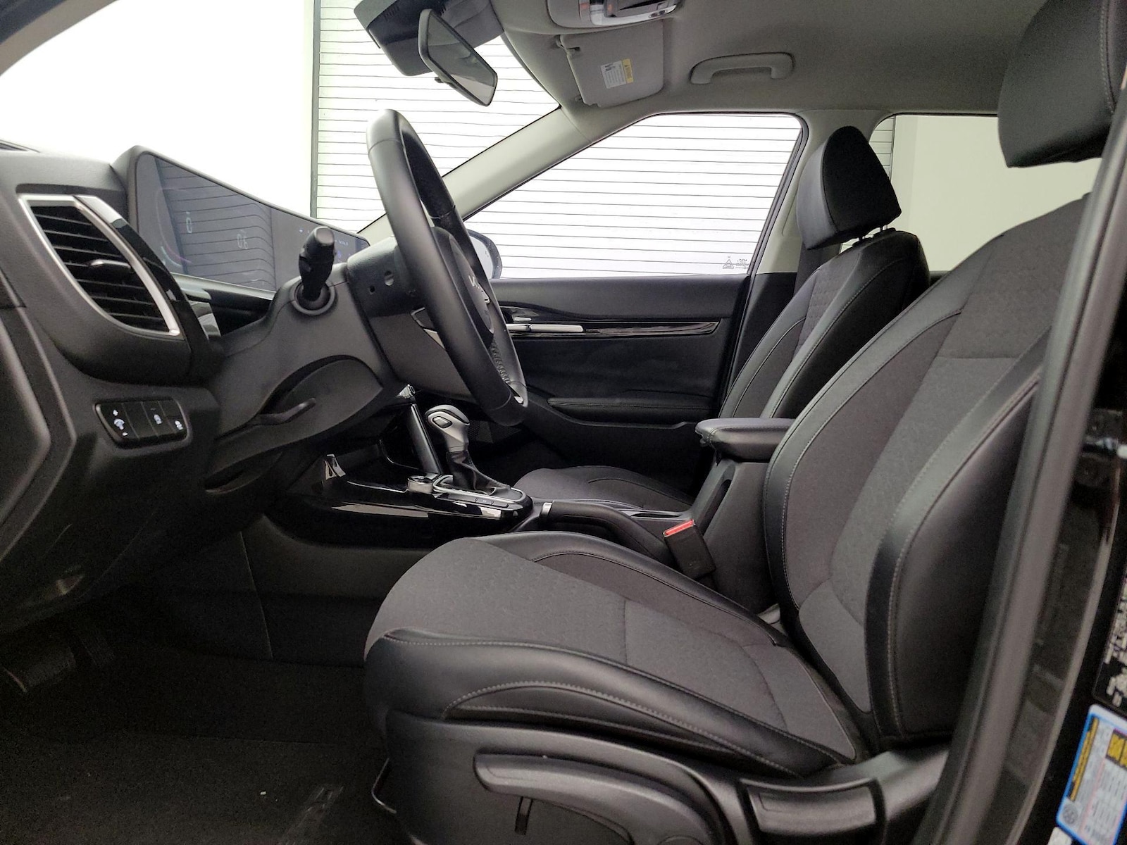2025 Kia Seltos S - Photo 12