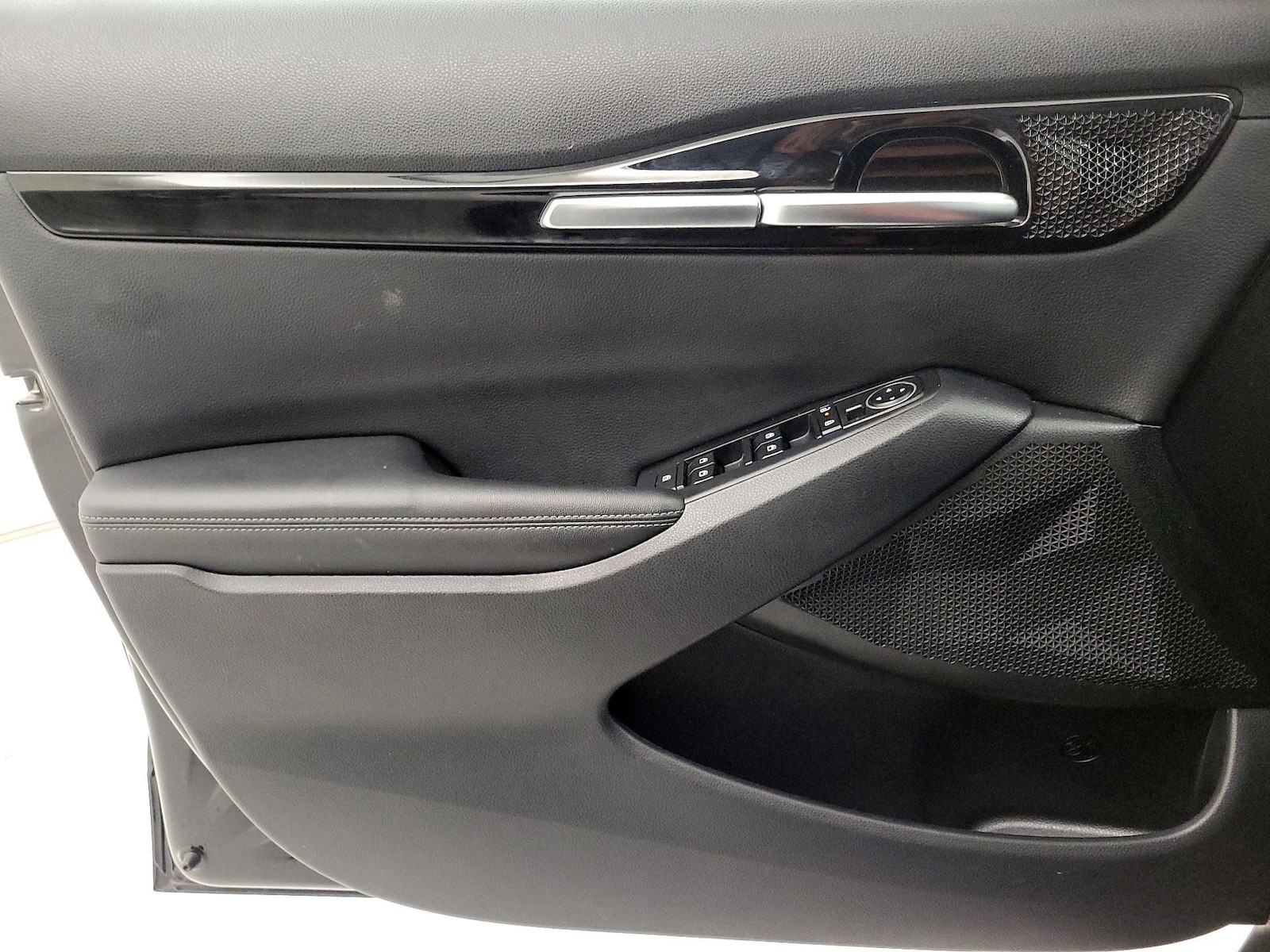 2025 Kia Seltos S - Photo 13
