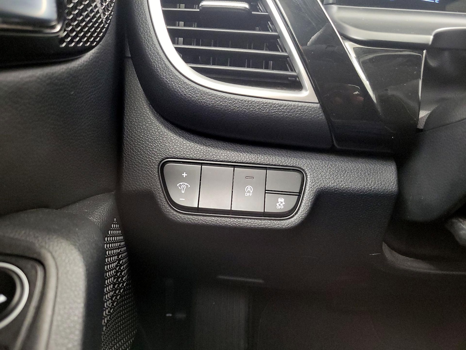 2025 Kia Seltos S - Photo 14