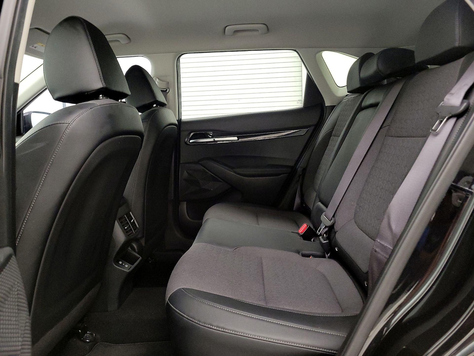 2025 Kia Seltos S - Photo 21