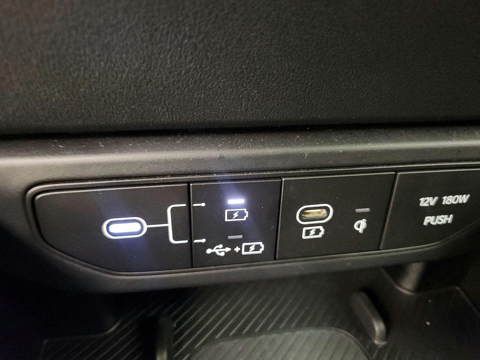2026 Kia K4 GT-Line - Photo 20