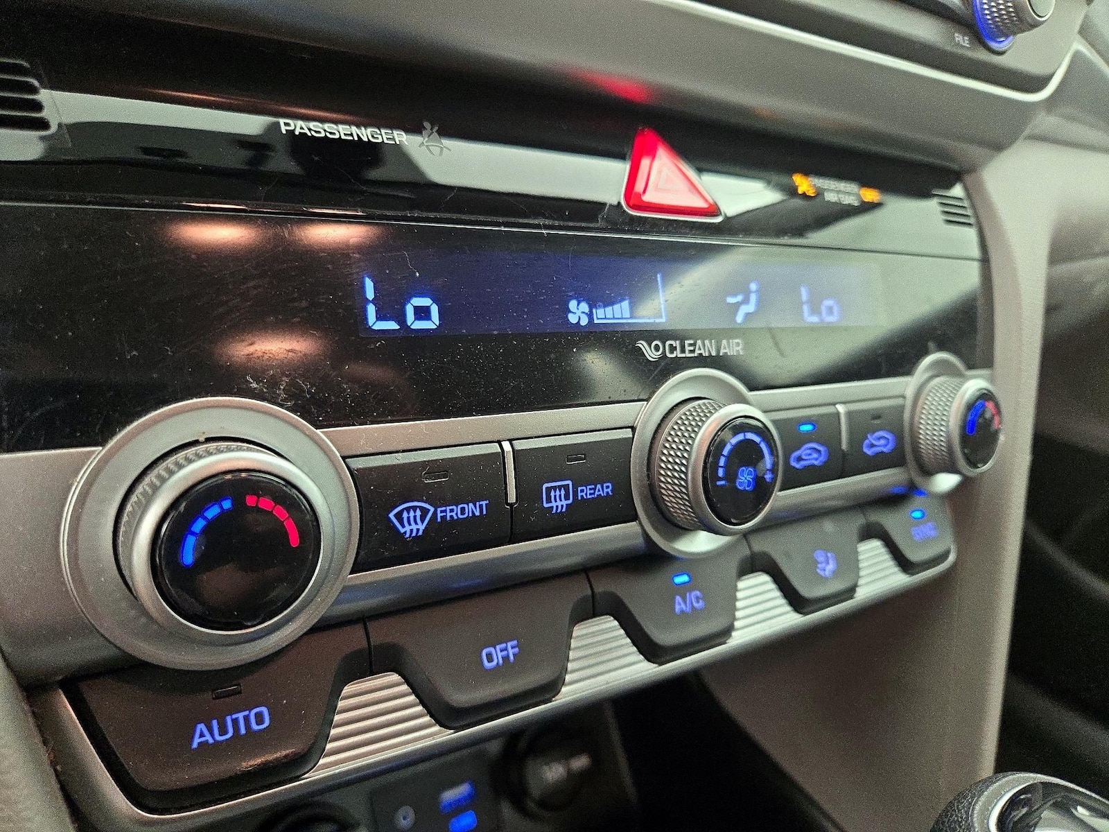 2020 Hyundai Elantra SE - Photo 17