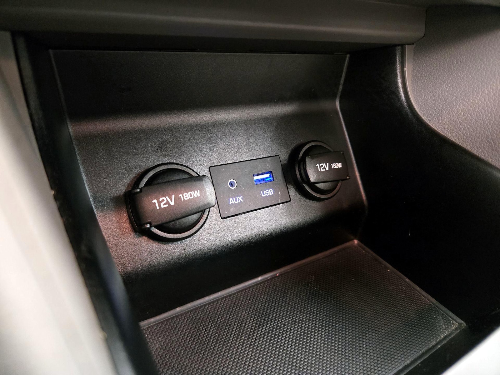 2020 Hyundai Elantra SE - Photo 19