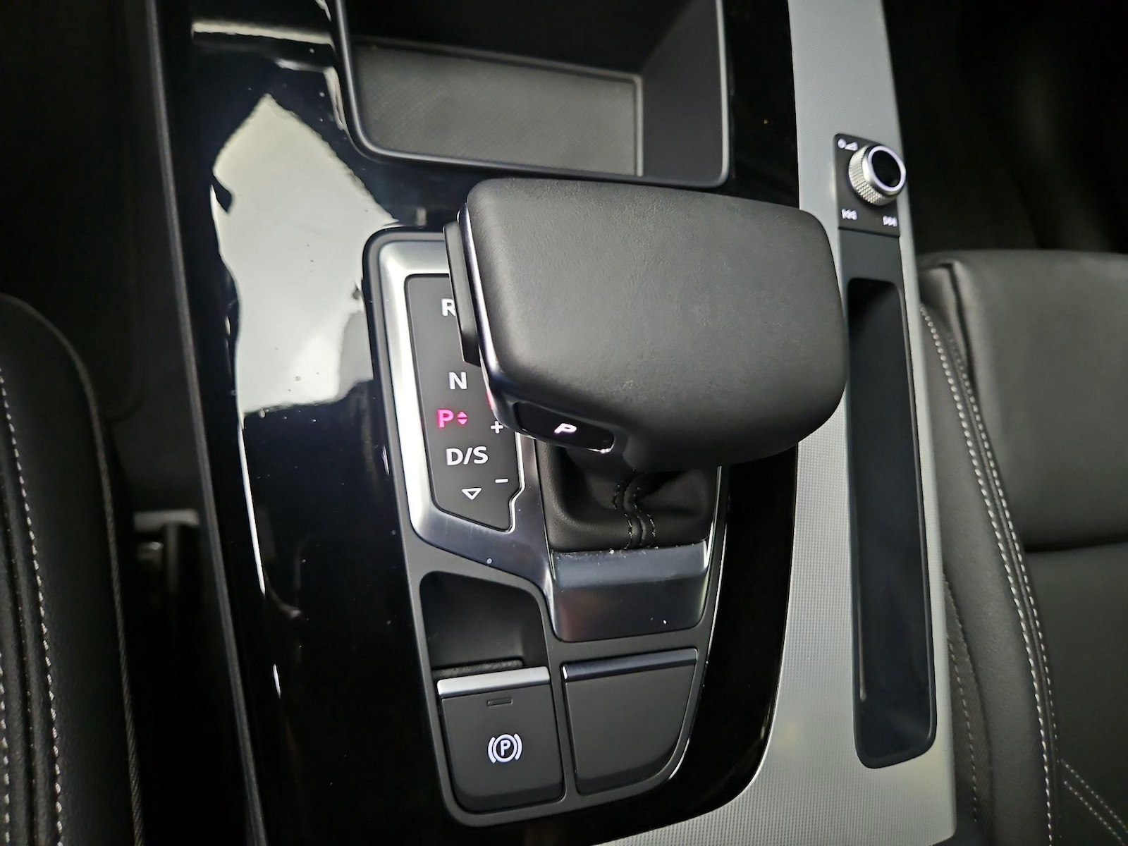 2024 Audi Q5 Premium - Photo 18
