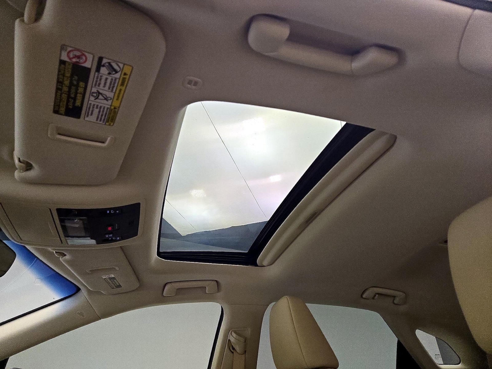 Sunroof(s) & Overhead Airbags