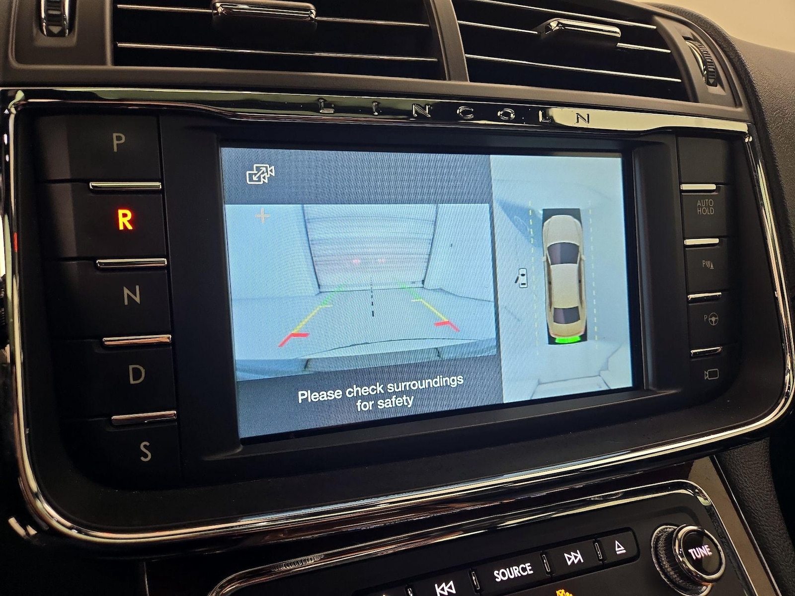 2018 Lincoln Continental Reserve - Photo 16