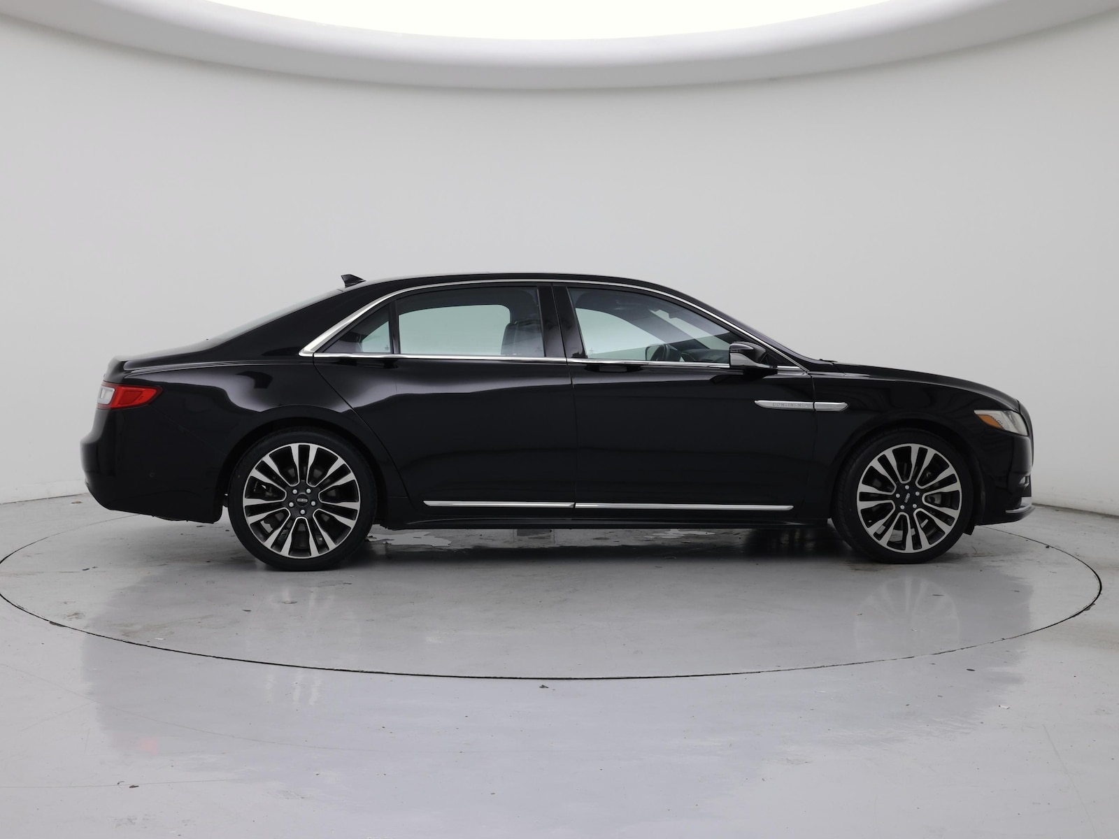 2018 Lincoln Continental Reserve - Photo 8